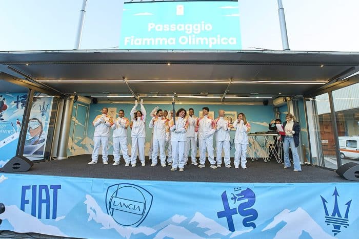 Fiamma Olimpica a Pomigliano Alfa Romeo protagonista a Milano Cortina 2026 7 700x467