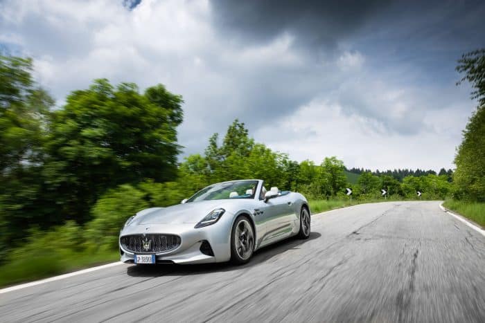 Maserati GranCabrio Folgore Bianco Astro 1 700x467