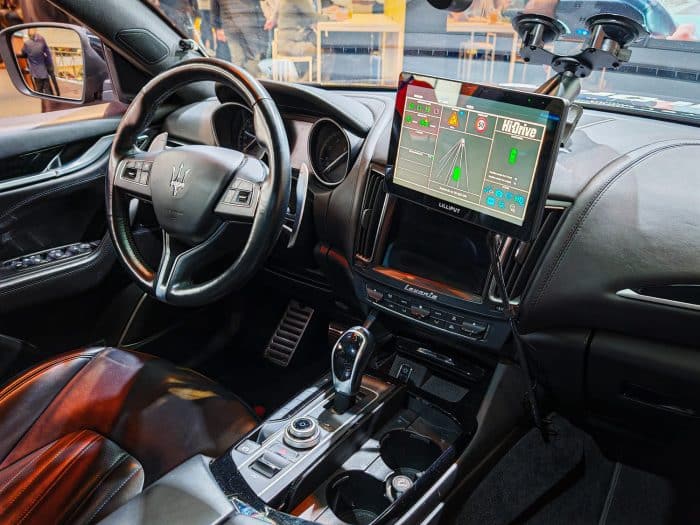 Stellantis accelera linnovazione nella guida automatizzata attraverso il progetto europeo di punta Hi Drive MY2018 Maserati Levante Living Lab Interior Screen 700x525