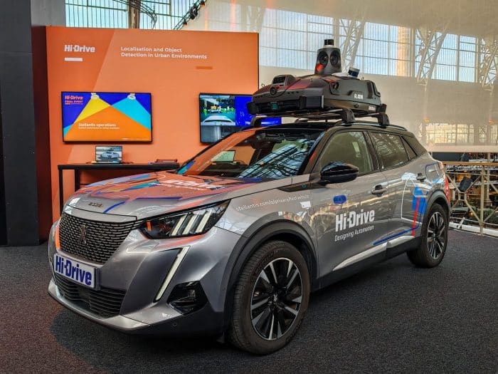 Stellantis presenta le tecnologie Hi-Drive, la guida automatizzata avanza 8 Stellantis accelera l’innovazione nella guida automatizzata attraverso il progetto europeo di punta Hi-Drive Peugeot e2008 Living Lab