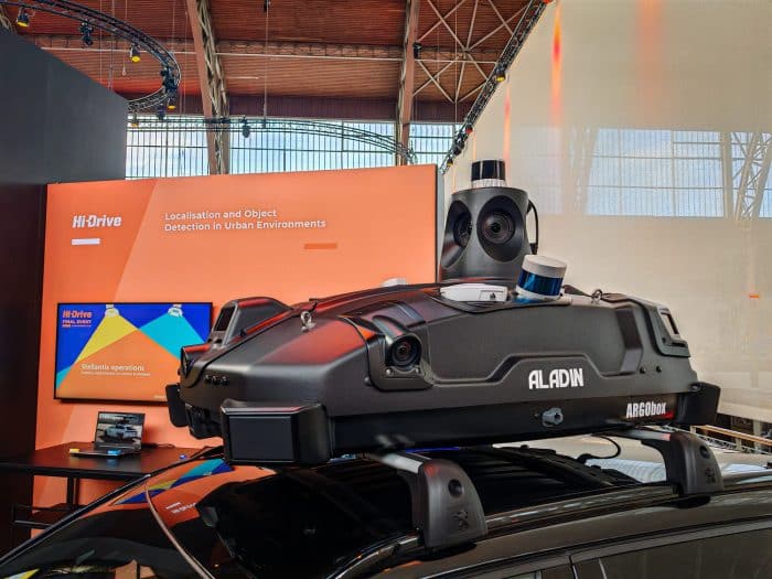 Stellantis accelera linnovazione nella guida automatizzata attraverso il progetto europeo di punta Hi Drive Peugeot e2008 Living Lab Rooftop Sensor Module 700x525