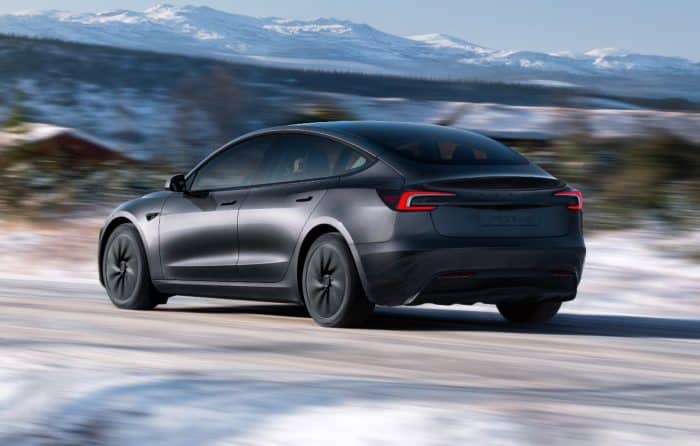 Tesla Model 3 Standard 700x446