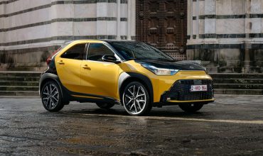 Toyota-Aygo-X-test-drive-2026_Aygo-X_GR-Sport_Mustard_Static_002-scaled-e1765802477640-370x220.jpg