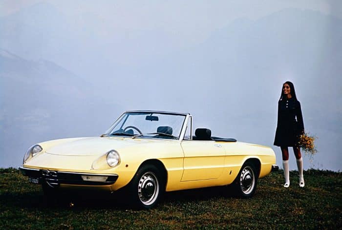 Alfa Romeo Spider Duetto 2 700x471
