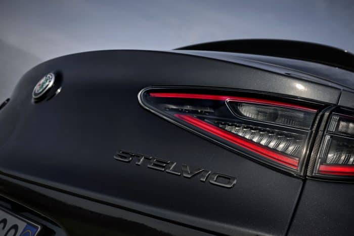 Alfa Romeo Stelvio 8 700x467