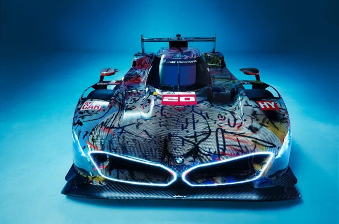 BMW Art Cars a Milano, più di 10.000 persone ammirano le 5 BMW Art Cars 700x462