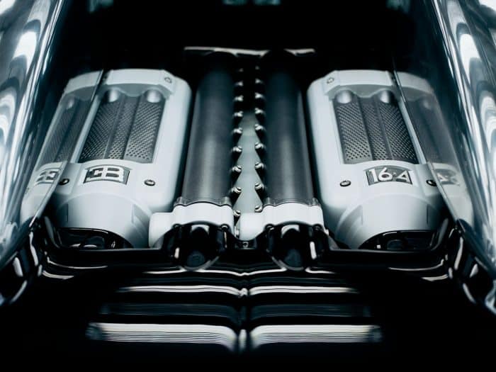 Bugatti Veyron 1 700x525