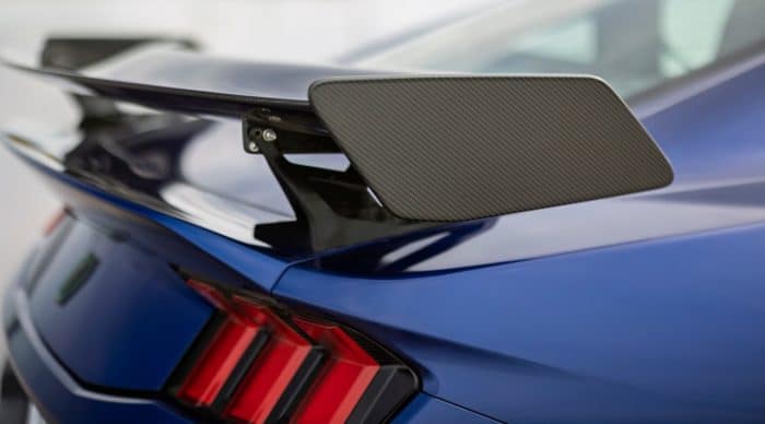 Ford Mustang Dark Horse SC 17 700x388