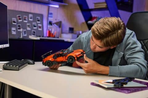 Formidabile, Bugatti e LEGO lanciano la Chiron Pur Sport e la Vision Gran Turismo 2