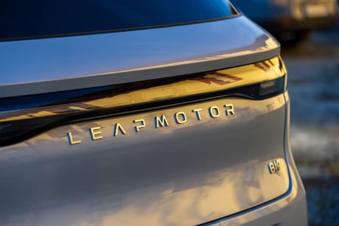 Leapmotor B10 REEV Hybrid 4 700x466