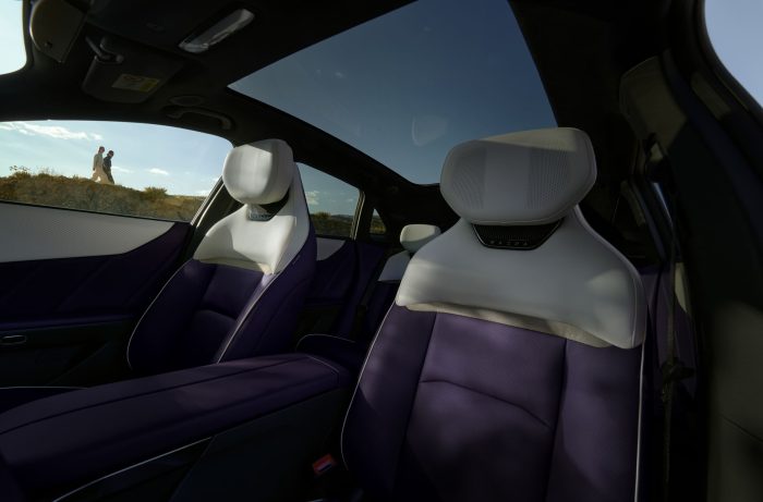 Mazda CX 6e 4 700x461