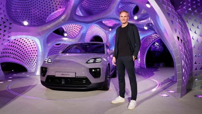 Oliver Blume Porsche Macan Elettrica