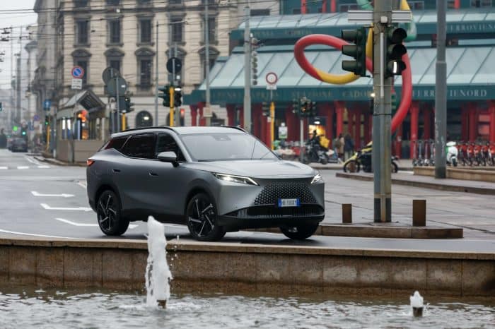 Omoda 7 SHS P prova su strada 18 700x466