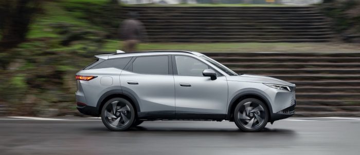 Omoda 7 SHS P prova su strada 22 e1769612548568 700x302