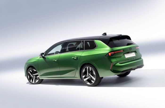 Opel Astra 2026, tecnologia, stile e motori per tutti 4 Opel Astra 2026 21 700x458