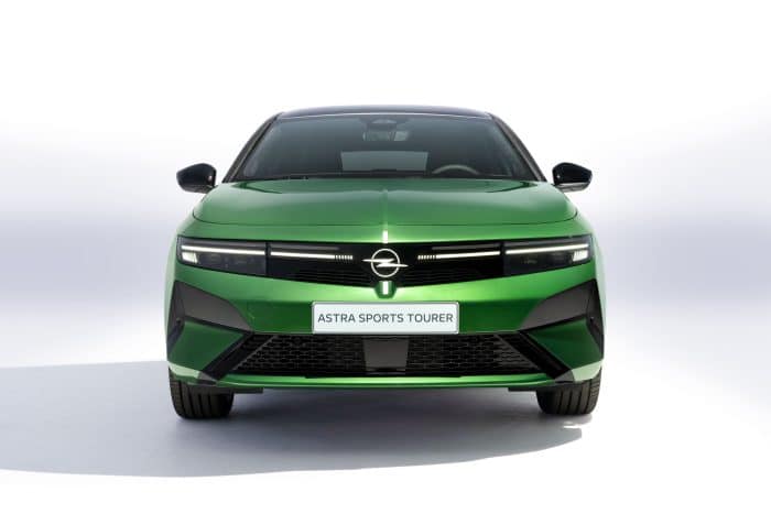 Opel Astra 2026, tecnologia, stile e motori per tutti 3 Opel Astra 2026 22 700x467