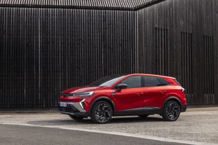 Renault Symbioz full hybrid E Tech Esprit Alpine Rouge Flamme 1 1 700x467