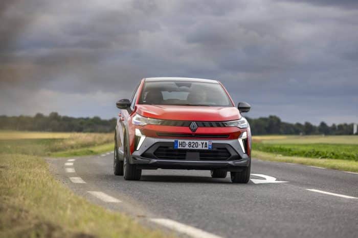 Renault Symbioz full hybrid E Tech Esprit Alpine Rouge Flamme 29 700x467