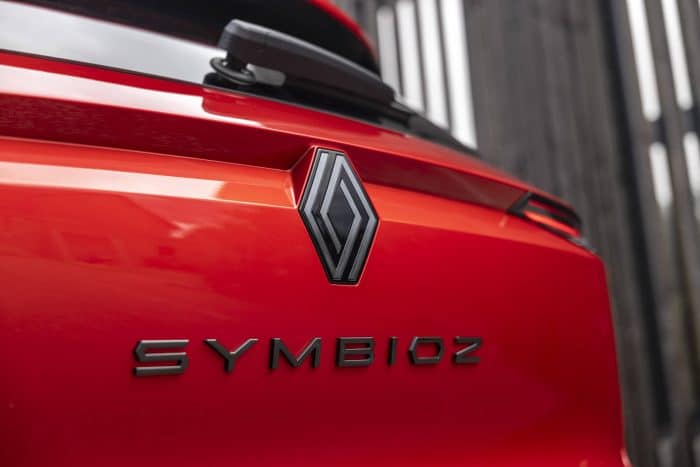 Renault Symbioz full hybrid E Tech Esprit Alpine Rouge Flamme 37 1 700x467