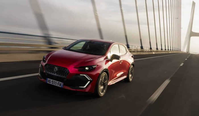 Renault allAutosalon 2026 con 4 icone elettriche e 2 novita chiave 2 e1767872002403 700x410