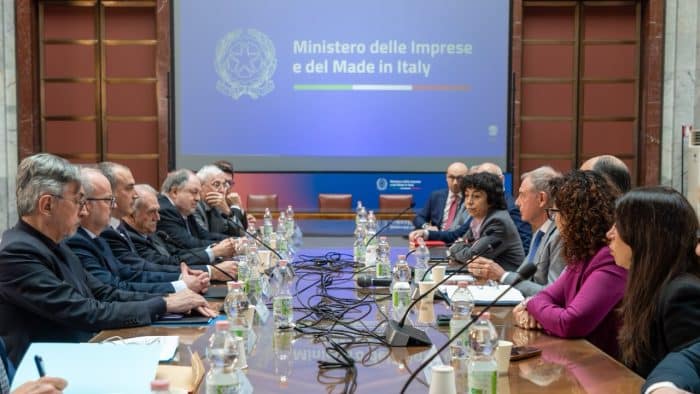 Stellantis entra in AI4I e Fondazione Chips IT adesione ufficializzata al Mimit 1 700x394