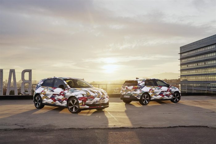 Volkswagen ID. Polo 2026 mostra gli interni del futuro, rivoluzione digitale tra tasti e retrò 4 Volkswagen ID. Polo 2026 interni 3 700x467