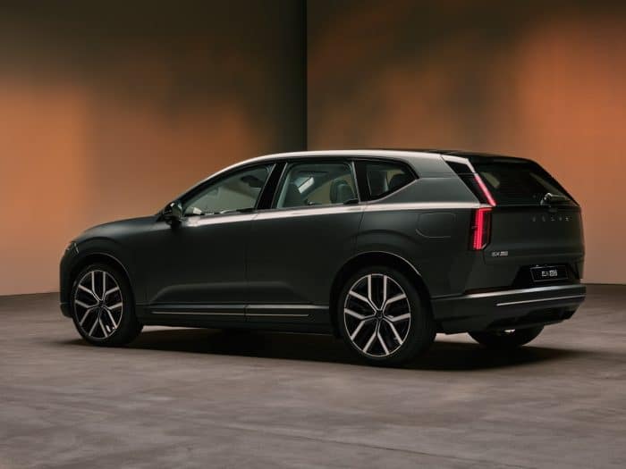 Volvo EX60 scuote il mercato: 850 km di autonomia, IA avanzata e ricarica lampo 5 Volvo EX60 22 700x525