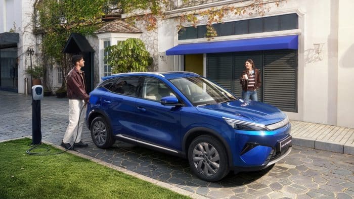 BYD Atto 3 EVO prova su strada 12 700x394