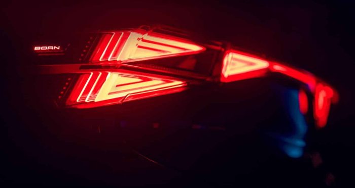 Cupra Born 2026, il morso dello squalo si fa più affilato 2 Cupra Born 2026 il morso dello squalo si fa piu affilato 2 scaled e1772123381383 700x372