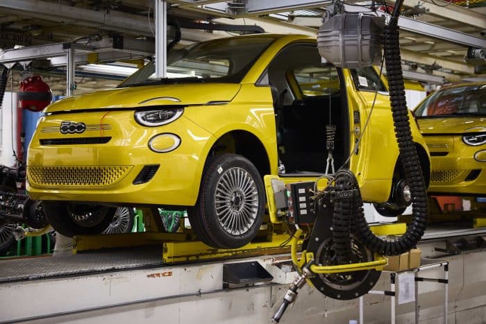 Futuro per l'auto, ACI chiede neutralità tecnologica 5 Fiat 500 Hybrid – Mirafiori stabilimento fabbrica 8 700x467
