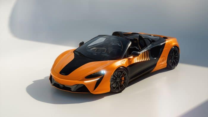 McLaren Artura Spider MCL39 Championship Edition celebra il decimo titolo Formula 1 2 McLaren Artura Spider MCL39 Championship Edition - 10