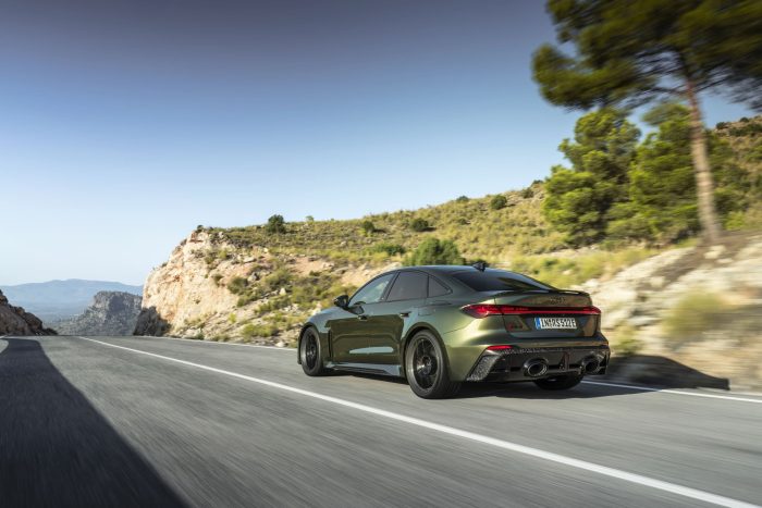 Nuova Audi RS5 le foto ufficiali 15 700x467