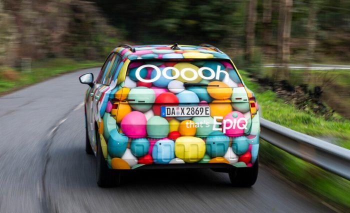 Skoda Epiq, immagini su strada della piccola elettrica da 25.000 euro 4 Skoda Epiq anteprima 4 e1770050670268 700x426