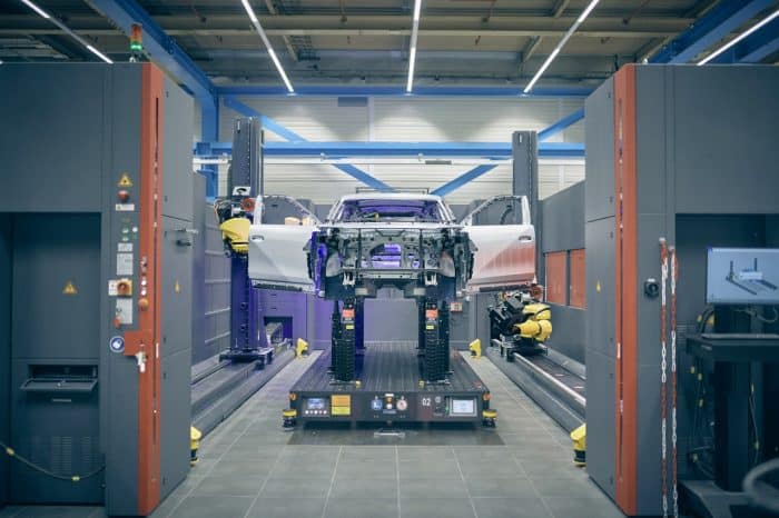 Trattative tra Geely e Ford per produrre auto in Europa stabilimento fabbrica Cologna 1 700x466