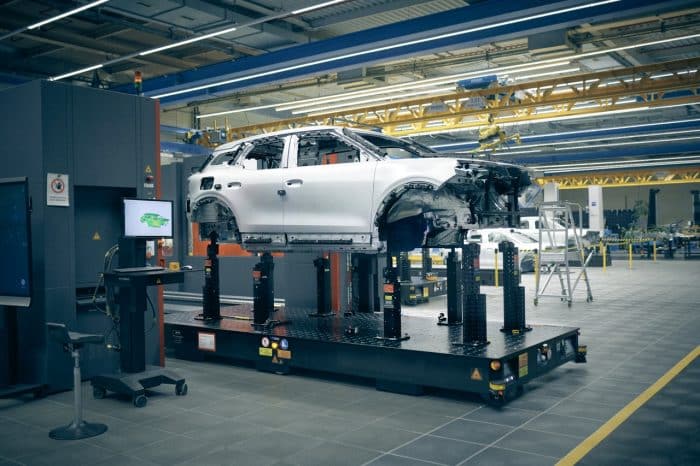 Trattative tra Geely e Ford per produrre auto in Europa stabilimento fabbrica Cologna 2 700x466