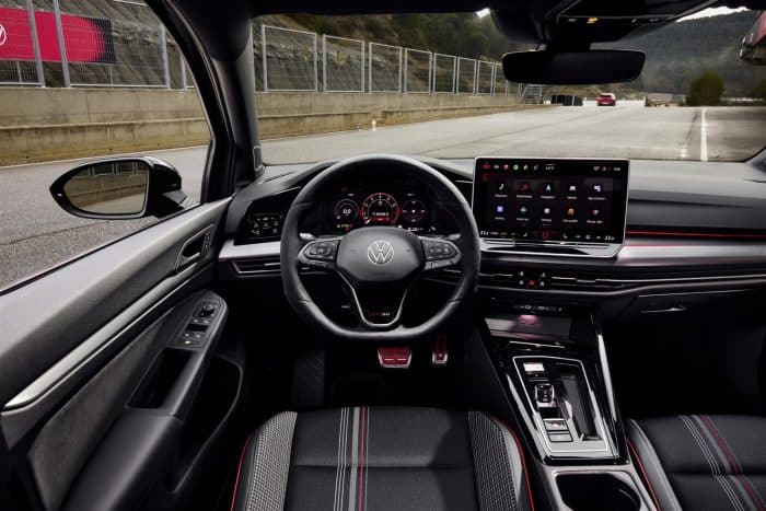 Volkswagen Golf GTI Edition 50, 325 cavalli da record 4 Volkswagen Golf GTI Edition 50 3 700x467