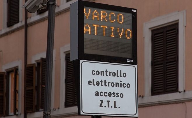 ZTL Roma, anche le auto elettriche pagano? In arrivo ticket da 1.000 euro 4 ZTL Roma