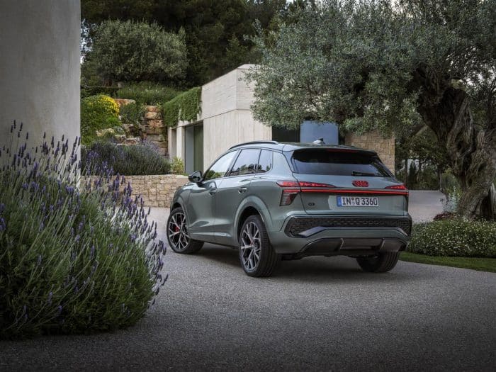 Audi Q3 TDi quattro 8 700x525