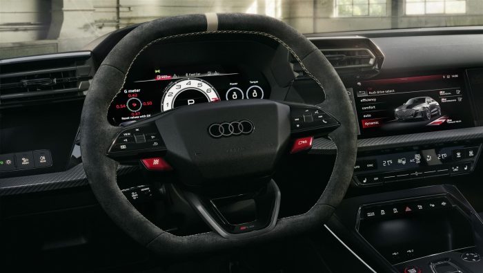 Audi RS 3 competition limited 18 700x395
