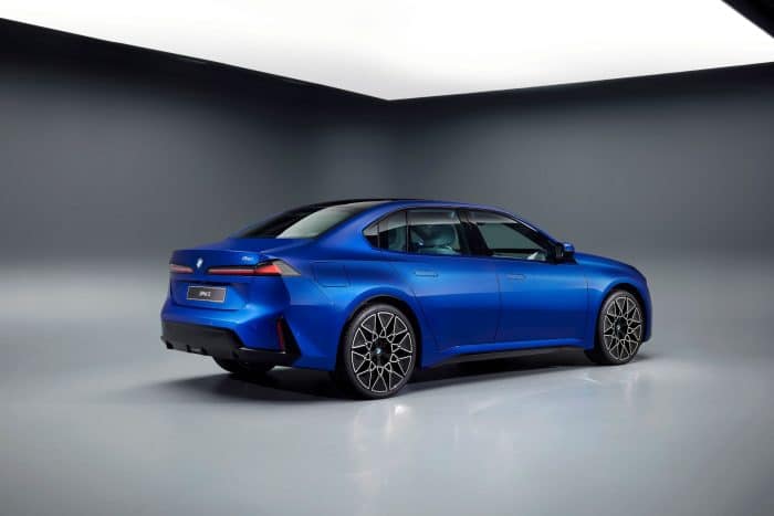 BMW i3 50 xDrive 30 700x467