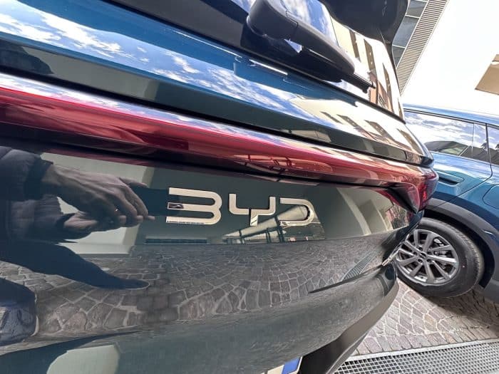 BYD Atto 2 DM i la ibrida da 1.000 km a 23.900 euro 8 700x525