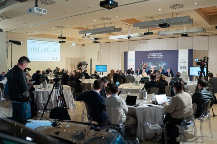 Crisi automotive Europa forumautomotive 2 700x466