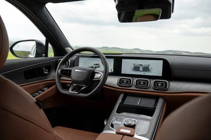 Jaecoo 8 SHS-P, la prova. Lusso e potenza con 7 posti a un prezzo speciale 3 Jaecoo 8 SHS P 2026 36 700x466