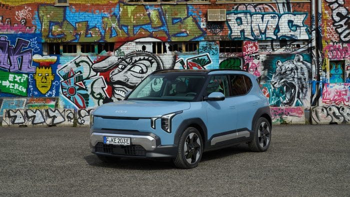 Car of the Year 2027: le 7 finaliste tutte elettriche 7 Kia EV2 Test Drive 71 700x394