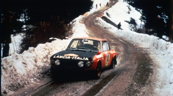 Lancia omaggia il Drago Sandro Munari 2 e1772451042177 700x392