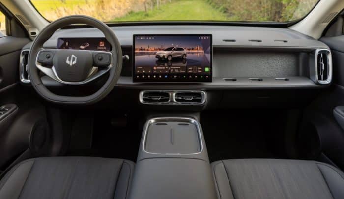 Leapmotor B10 REEV la prova 136 700x405