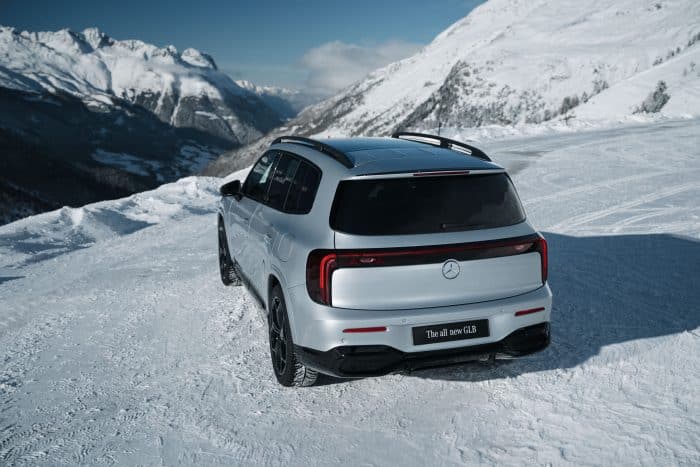 Mercedes GLB Hybrid 4 700x467