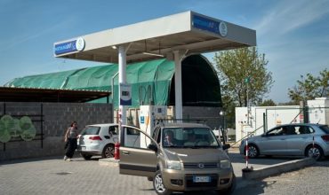 Metano-e-biometano-per-autotrazione-cresce-la-rete-in-Italia-1-370x220.jpg