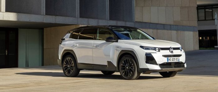 Citroen 2026, 225 cavalli alla spina per C5 Aircross e ritorno Diesel 2 Nuovo SUV C5 Aircross HP e1772450126111 700x295