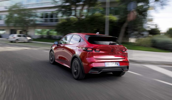 Renault Clio full hybrid E Tech Esprit Alpine 2 e1773217097381 700x408